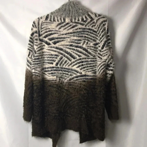 NWT OLIVER WO SZ MED ANIMAL PRINT SWEATER. SOFT AND COMFY OPEN FRONT - Picture 10 of 11